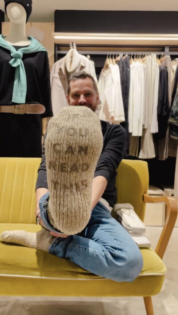Les chaussettes qui réchauffent… et font rire !